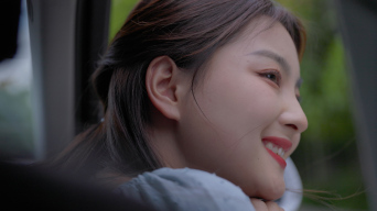 美女坐车跑了视频大全下载(美女坐车跑了视频大全下载安装)