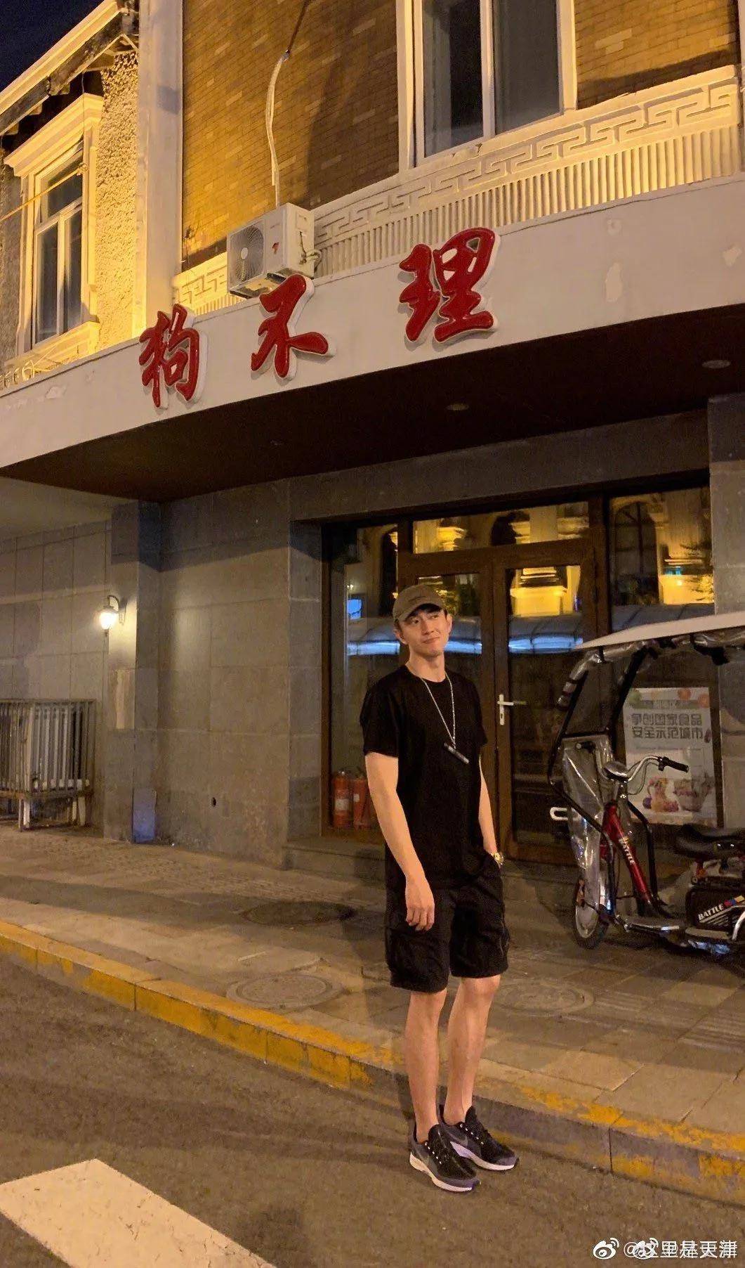 帅哥做饭难吃视频播放下载-(帅哥做饭难吃视频播放下载安装)